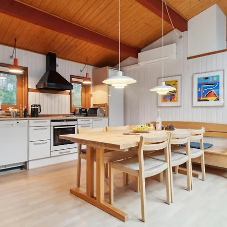 Holiday home Awesome In Nexo With Wifi Vester Somarken